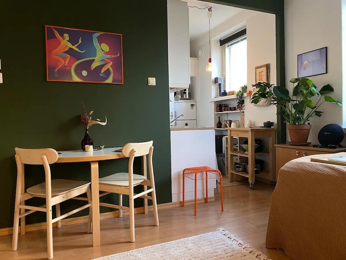 Cozy Studio Apartment With Amazing Location هلسنكي 0*,  فنلندا